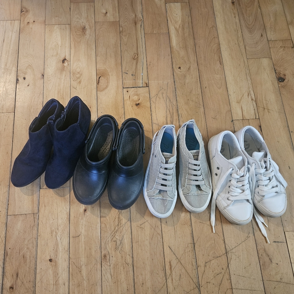 4 Pairs Women's Shoes Size 7!